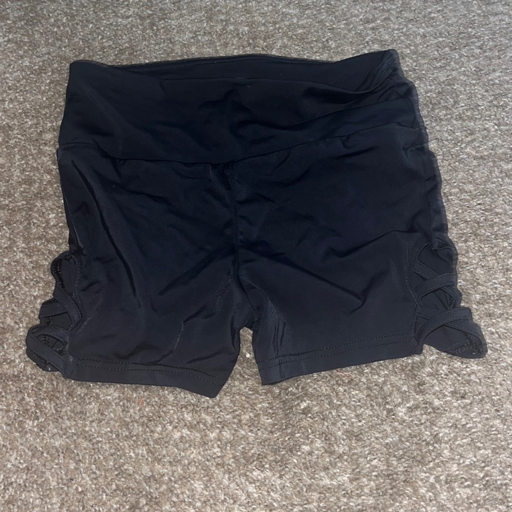 Spandex with cross cross design on sides